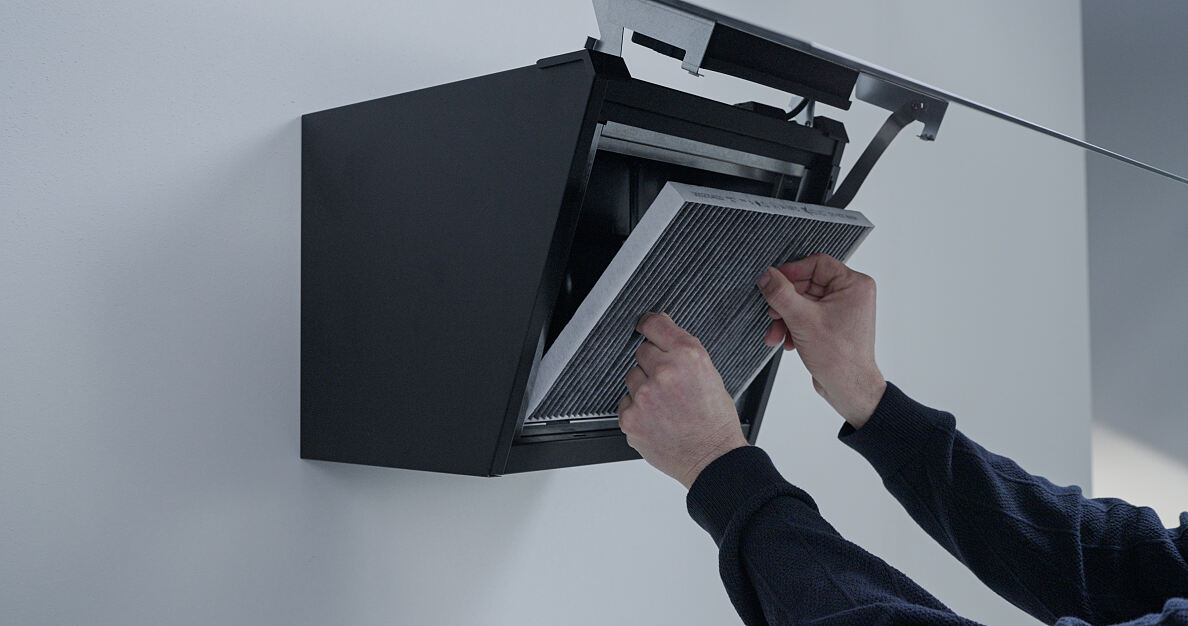 Frische Luft und freie Sicht beim Kochen: Die neuen Schrägessen von Bosch verbinden leistungsstarke Motoren mit einem durchdachten Filtersystem