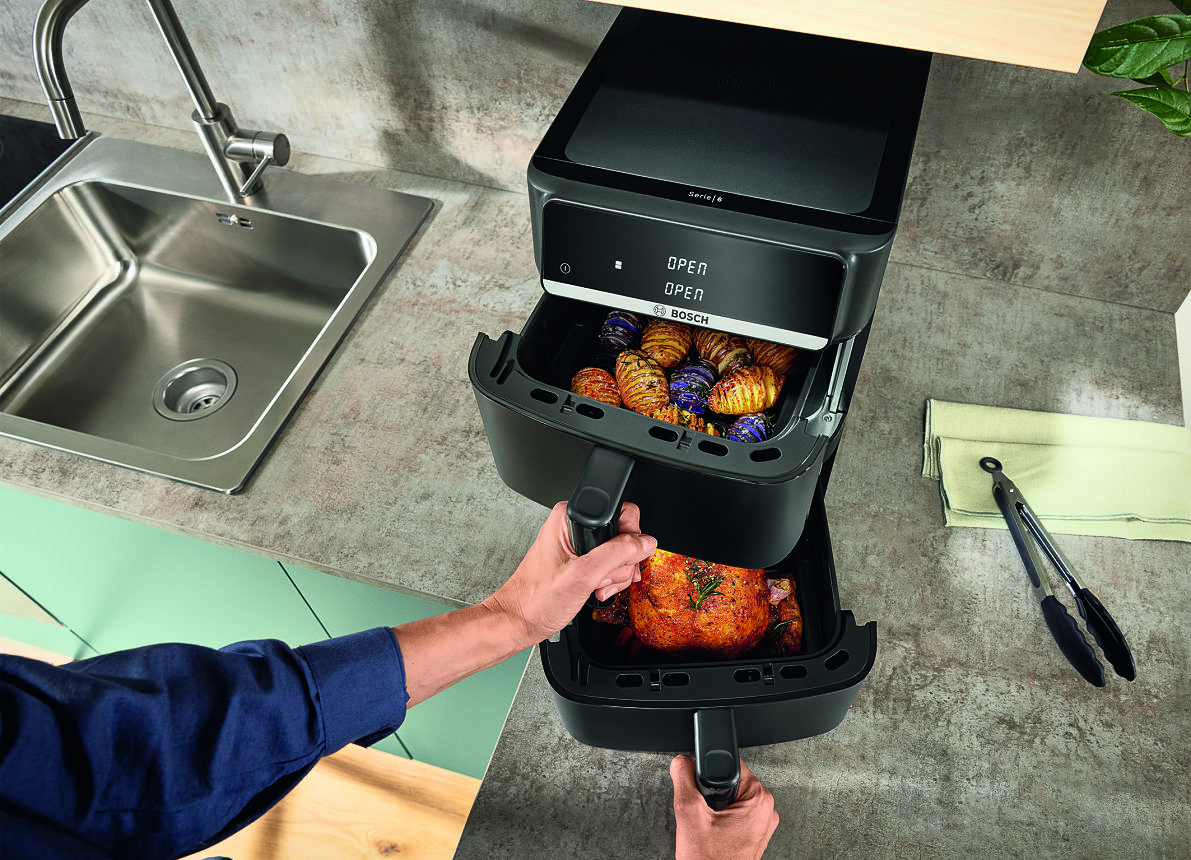 Frittierspaß hoch zwei: Der neue Air Fryer Serie 6 Double Stack bietet mit zwei Schubladen extra viel Platz