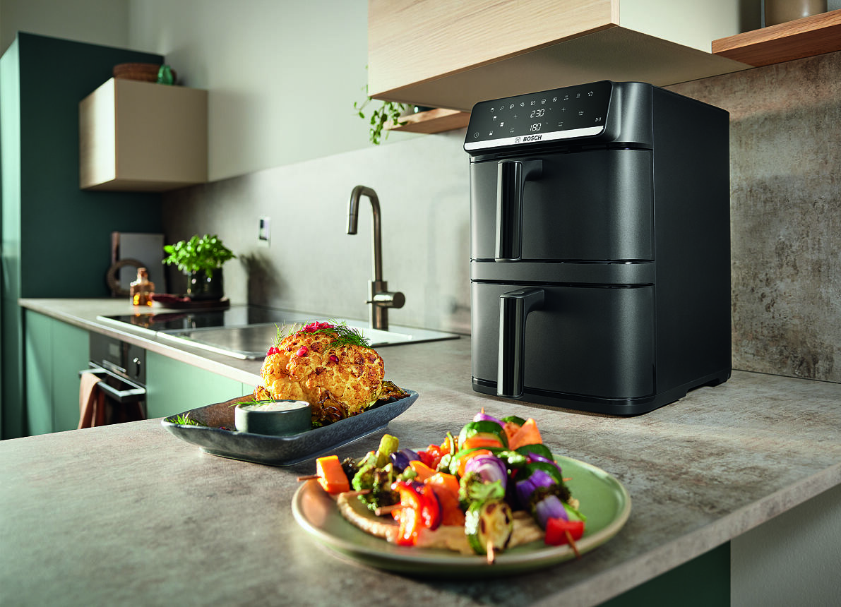 Frittierspaß hoch zwei: Der neue Air Fryer Serie 6 Double Stack bietet mit zwei Schubladen extra viel Platz