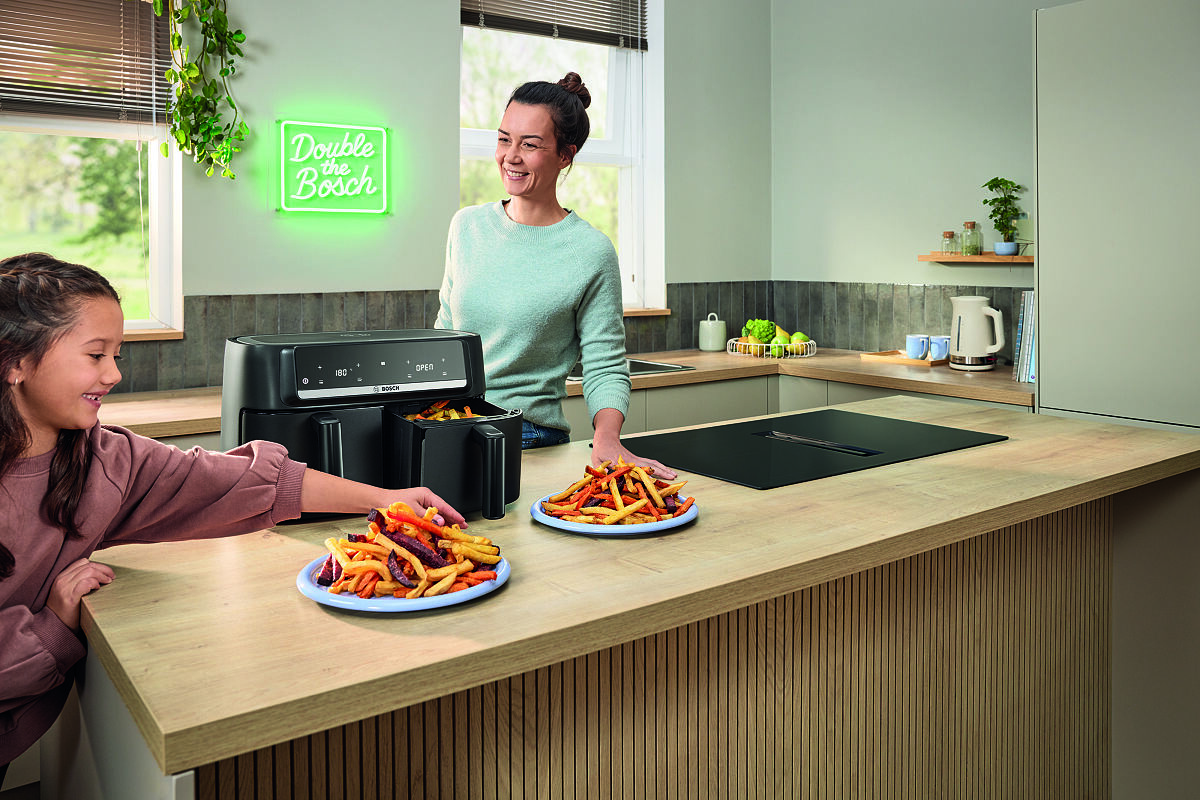 Neue Platzwunder für die große Familienküche: Die Bosch Air Fryer Serie 4 Double Drawer und Double Flex bieten extra viel Platz