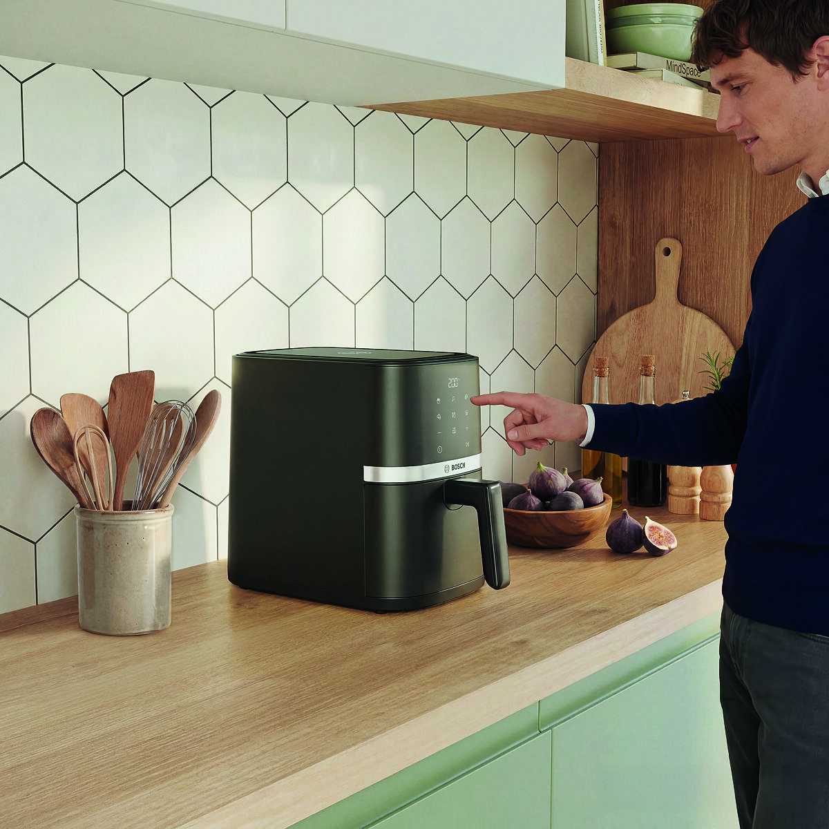 Der Kleine, der Großes kann: Der neue Air Fryer Serie 2 von Bosch bringt Frittierspaß auch in kleine Küchen