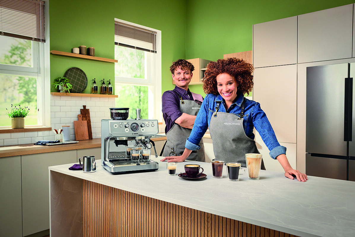 Café-Erlebnis für zu Hause: Die neue HomeCafé Serie 4 bringt professionelle Barista-Qualität in die eigene Küche
