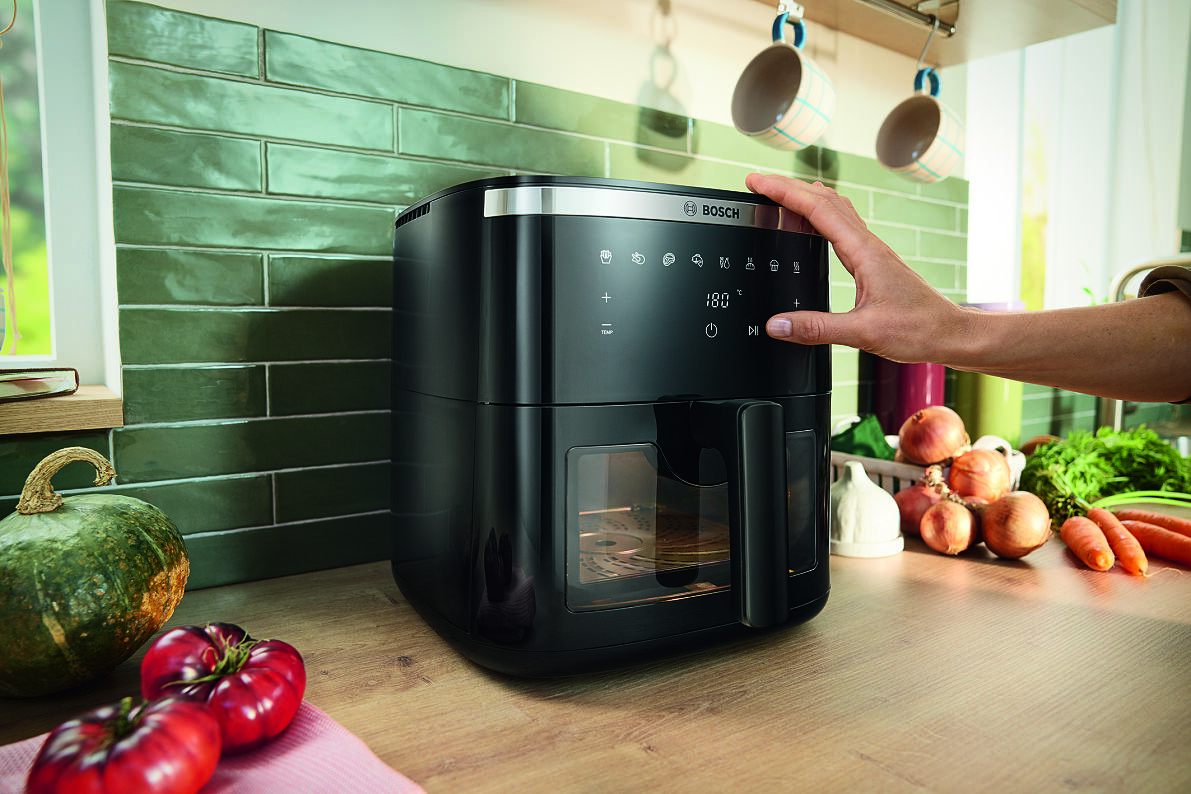 Einfach schneller. Schneller knusprig. Die neuen Bosch Air Fryer helfen, wenn in der Küche die Zeit drängt