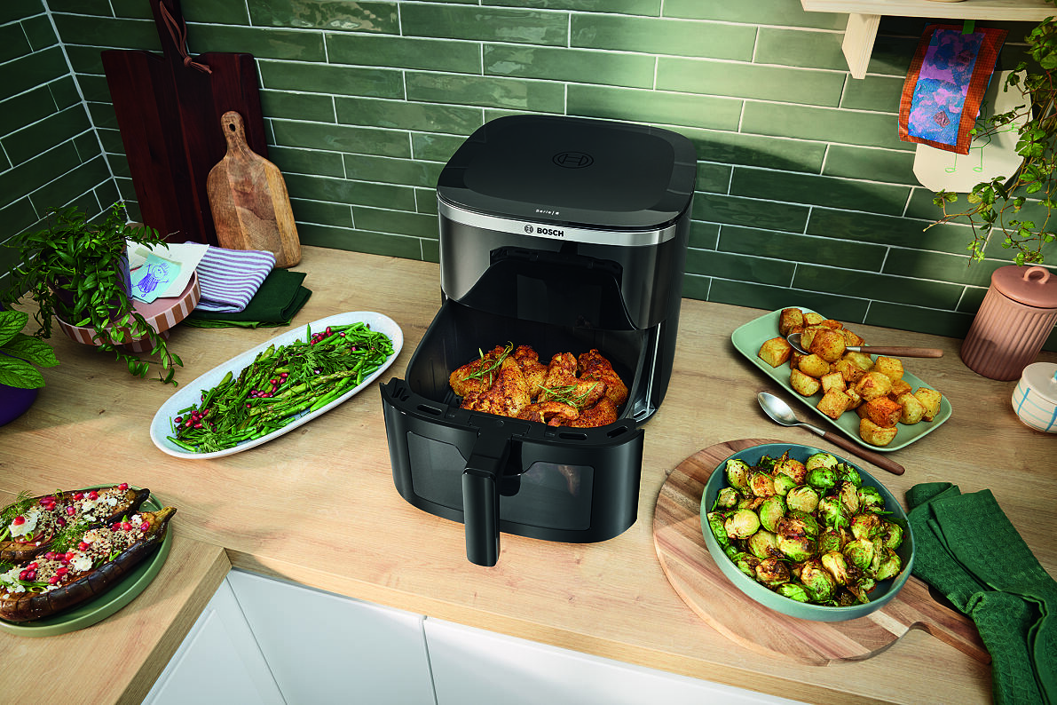 Einfach schneller. Schneller knusprig. Die neuen Bosch Air Fryer helfen, wenn in der Küche die Zeit drängt